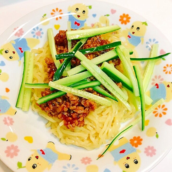 肉味噌たっぷりトッピング☆我が家のジャージャー麺